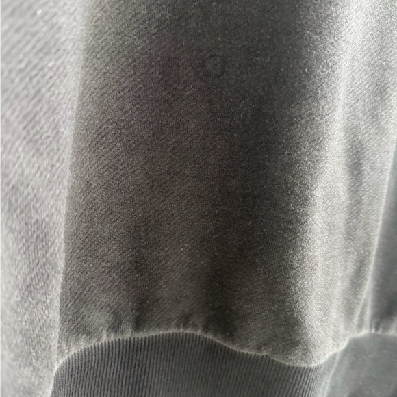 AMO upcycled sweatshirt with embroidery and heart - Picture 9 of 10